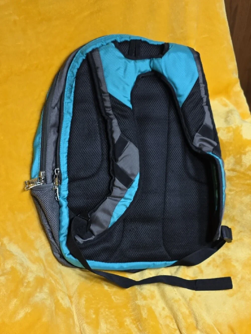 FILA Teal and Gray Men's Daypack with Multiple Pockets